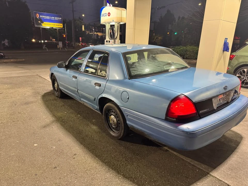 2009 Ford Crown Victoria - Image 6 of 12