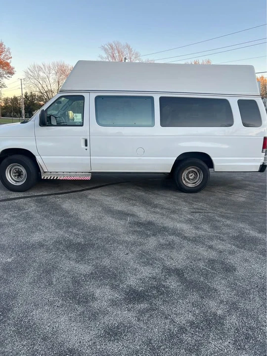 2009 Ford Econoline Van - Image 2 of 4