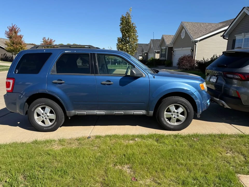 2009 Ford Escape - Image 2 of 10
