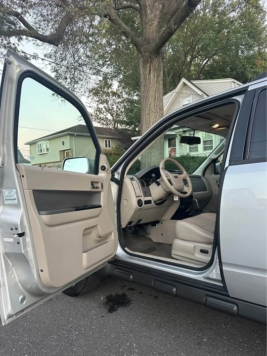 2009 Ford Escape - Image 9 of 12