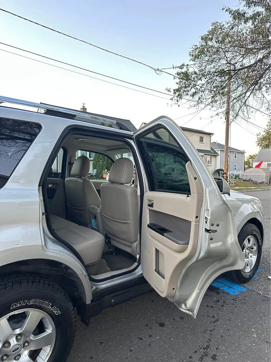 2009 Ford Escape - Image 11 of 12
