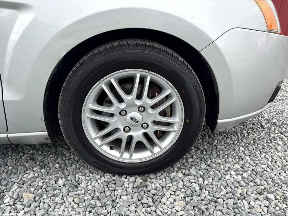 2009 Ford Focus 2nd Gen - Image 14 of 19
