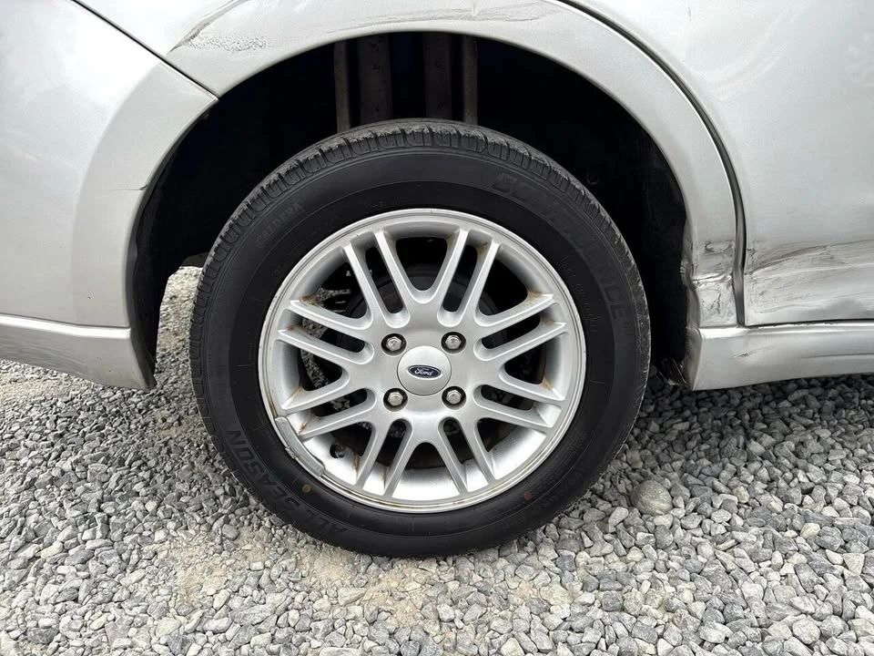 2009 Ford Focus 2nd Gen - Image 15 of 19