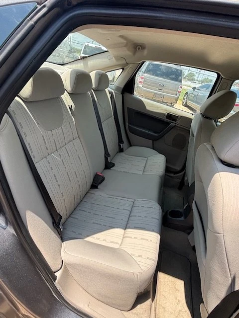 2009 Ford Focus 2nd Gen - Image 13 of 16