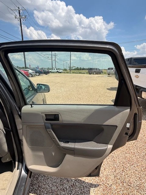 2009 Ford Focus 2nd Gen - Image 14 of 16