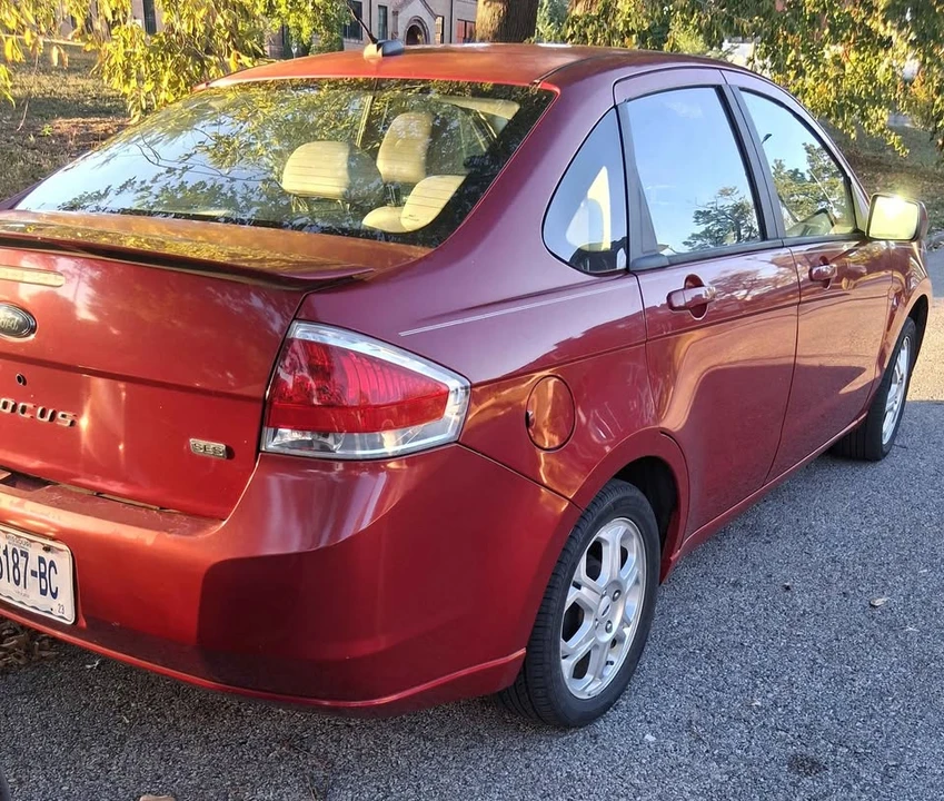 2009 Ford Focus 2nd Gen - Image 7 of 9