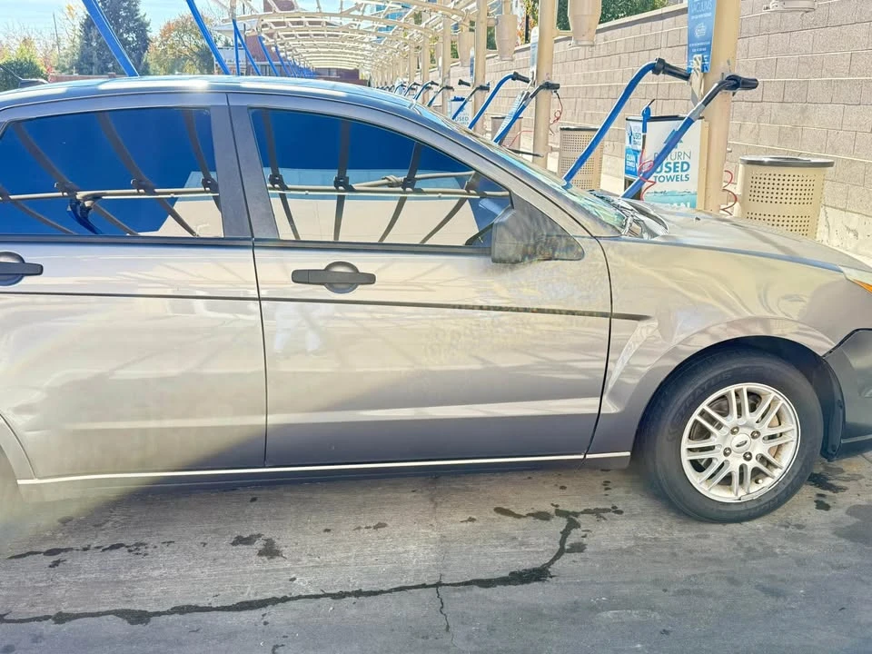 2009 Ford Focus 2nd Gen - Image 2 of 5