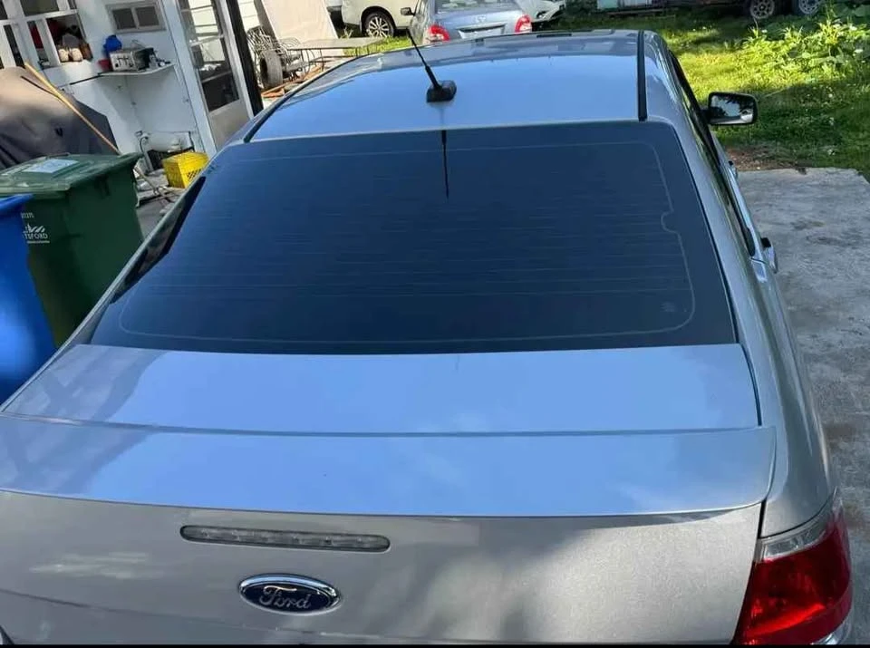 2009 Ford Focus 2nd Gen - Image 2 of 10