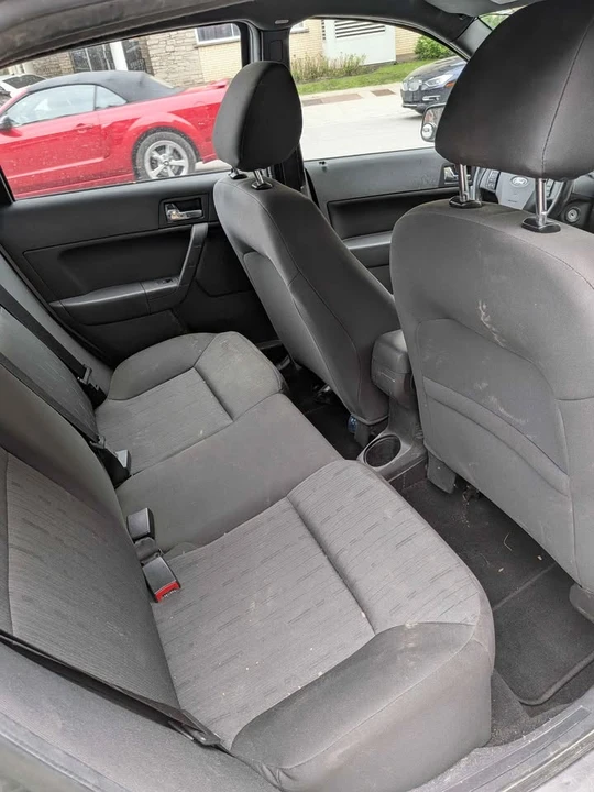 2009 Ford Focus 2nd Gen - Image 9 of 12