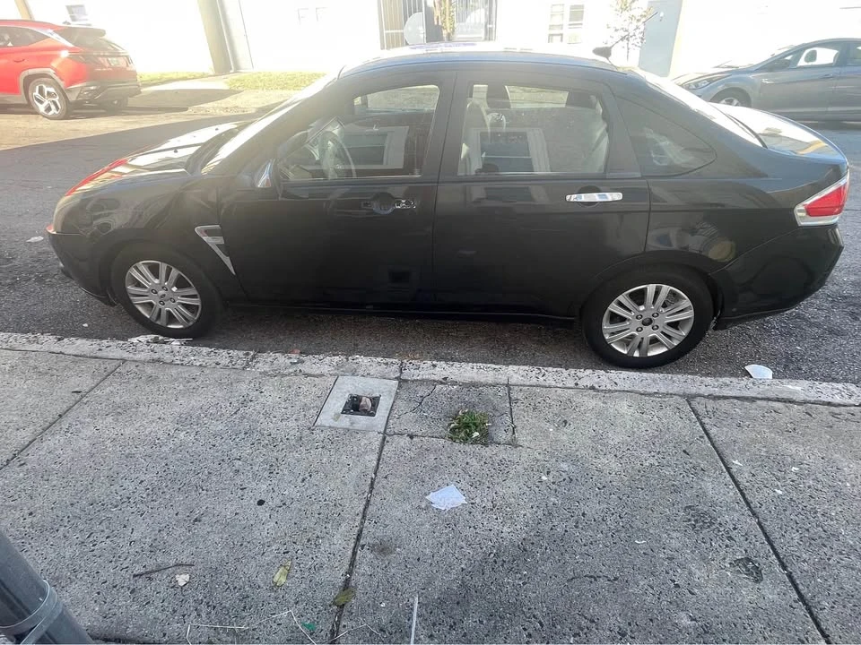 2009 Ford Focus 2nd Gen - Image 2 of 4