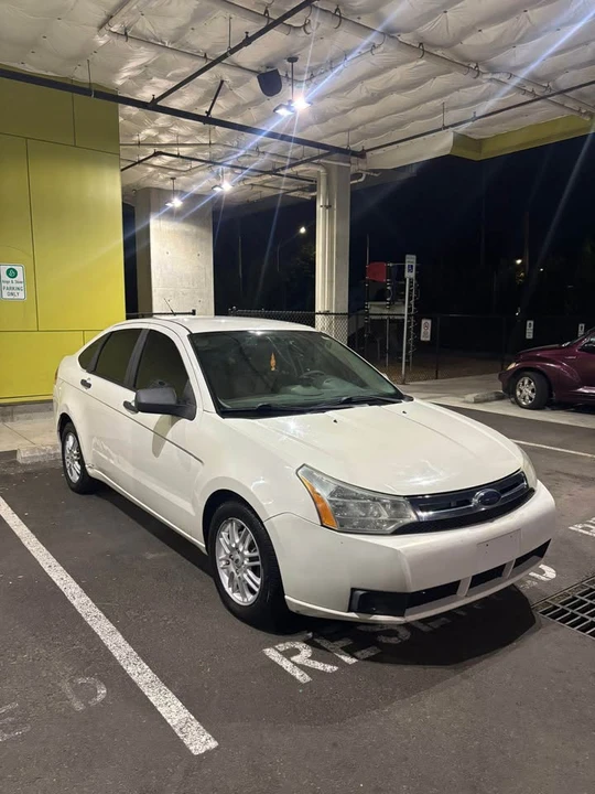 2009 Ford Focus 2nd Gen - Image 2 of 9
