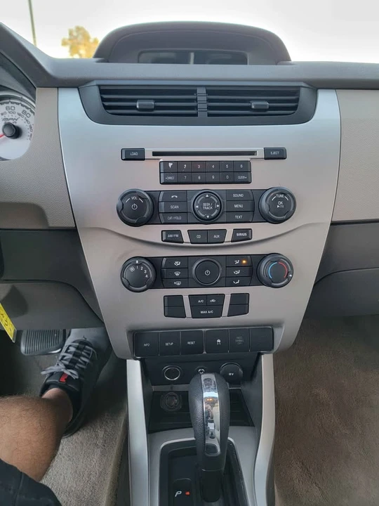 2009 Ford Focus 2nd Gen - Image 12 of 13