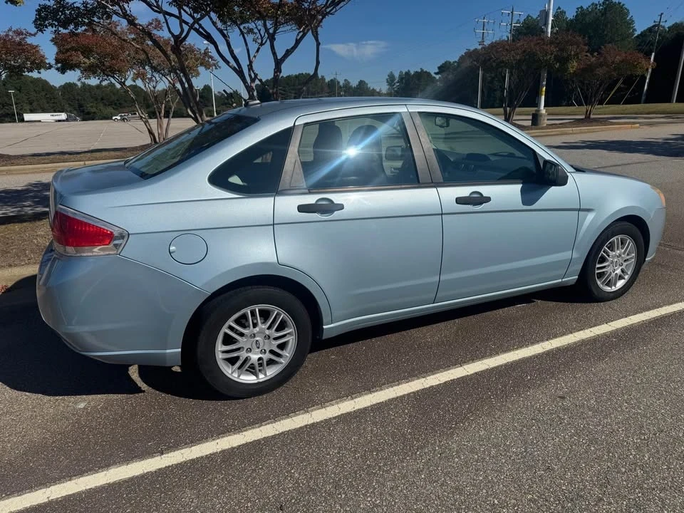 2009 Ford Focus 2nd Gen - Image 2 of 9