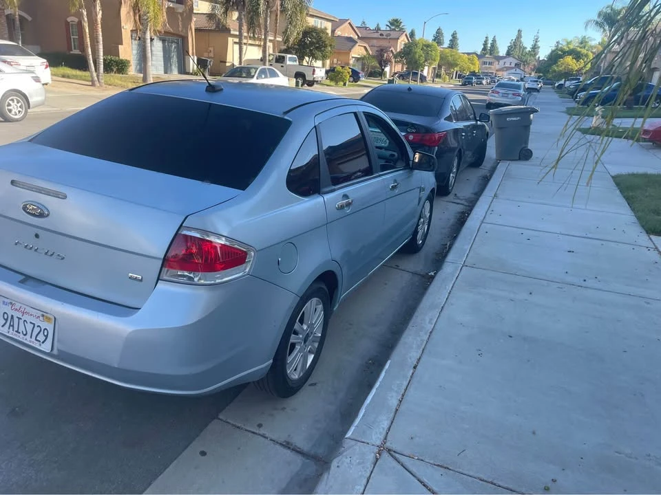 2009 Ford Focus 2nd Gen - Image 2 of 5