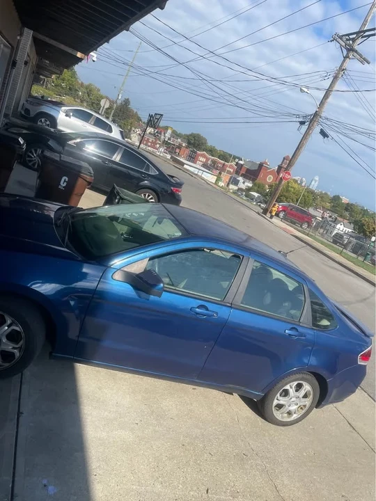 2009 Ford Focus 2nd Gen - Image 2 of 11