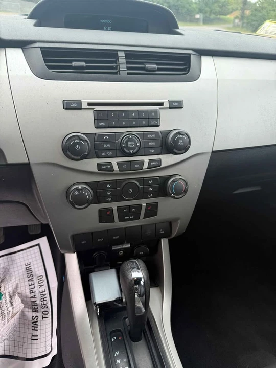 2009 Ford Focus 2nd Gen - Image 10 of 13
