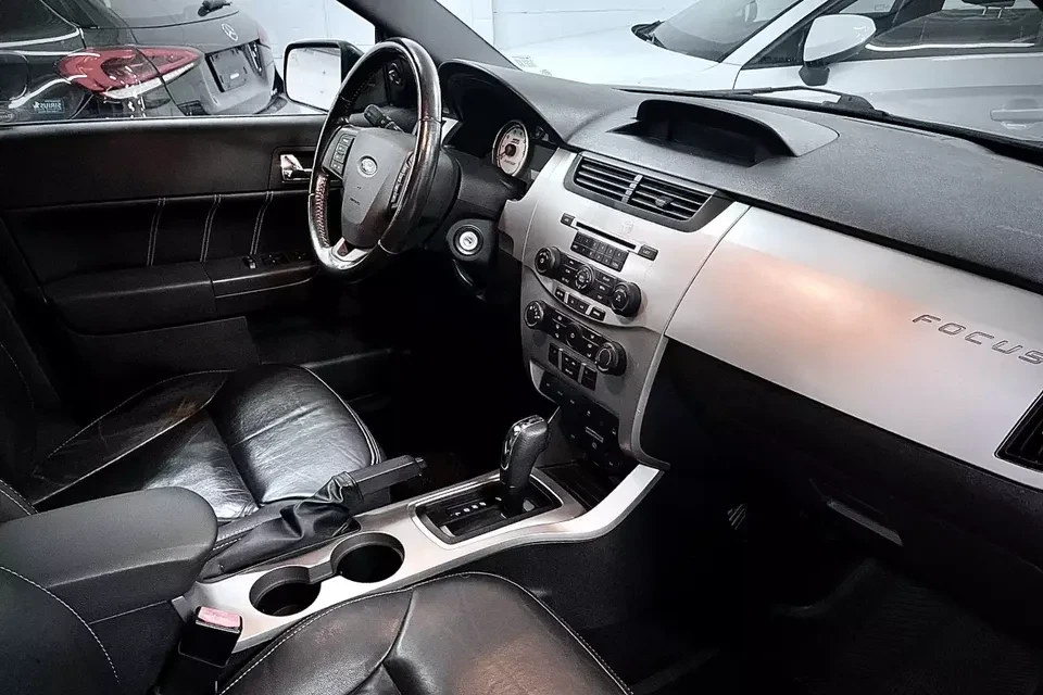 2009 Ford Focus 2nd Gen - Image 11 of 15