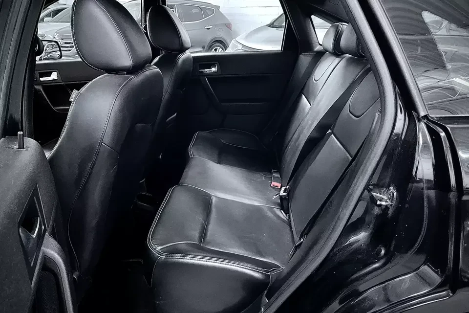 2009 Ford Focus 2nd Gen - Image 7 of 15