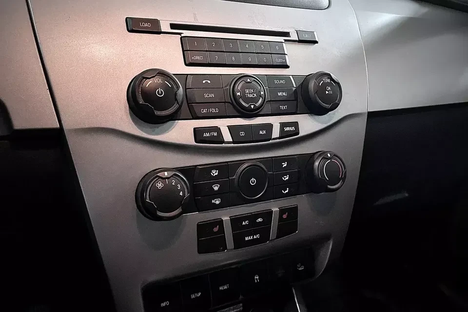2009 Ford Focus 2nd Gen - Image 15 of 15