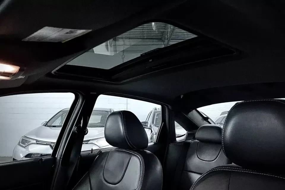 2009 Ford Focus 2nd Gen - Image 8 of 15