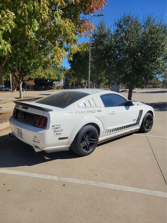2009 Ford GT - Image 8 of 20