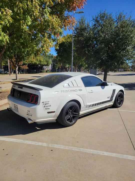2009 Ford GT - Image 11 of 20