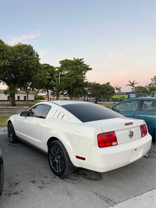 2009 Ford S197 Mustang - Image 6 of 10
