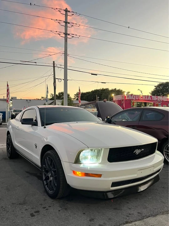 2009 Ford S197 Mustang - Image 2 of 10