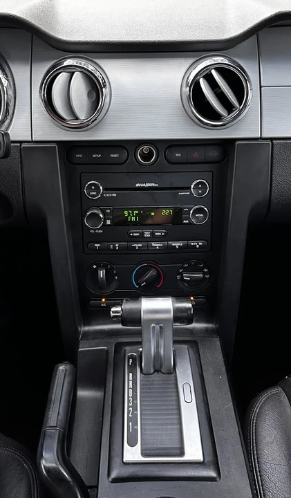 2009 Ford S197 Mustang - Image 10 of 11