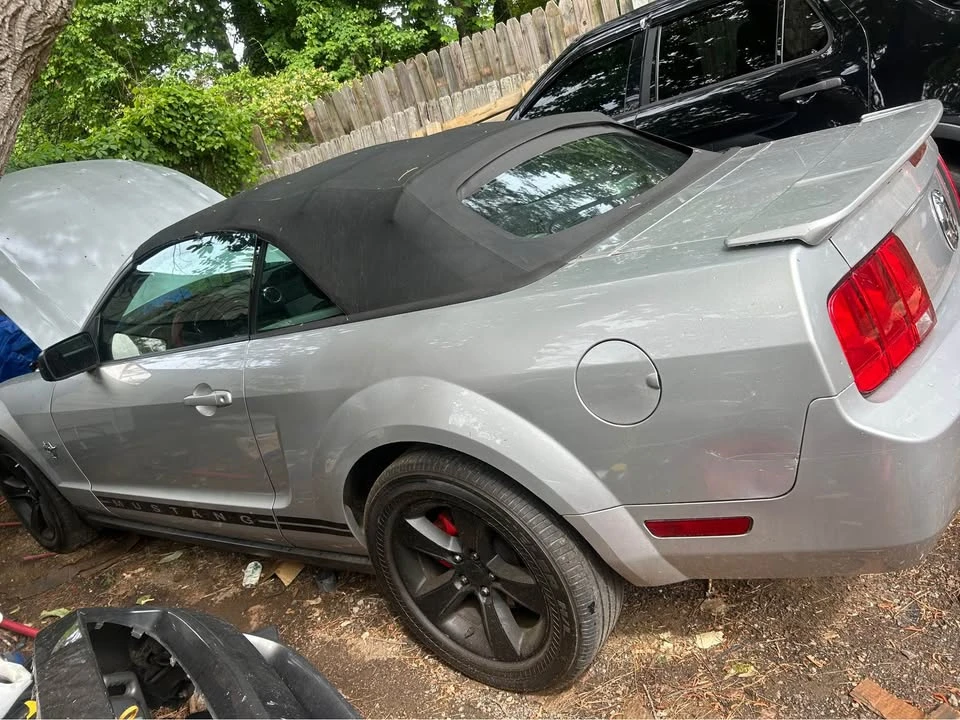 2009 Ford S197 Mustang - Image 6 of 7