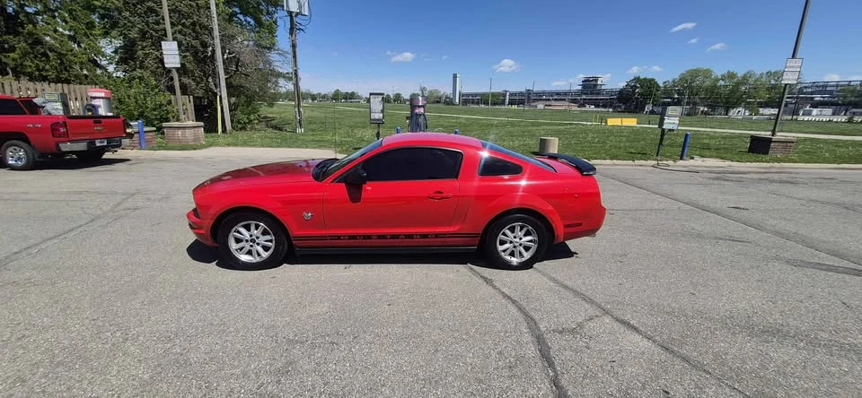 2009 Ford S197 Mustang - Image 2 of 5