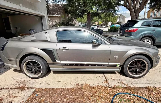 2009 Ford Mustang V6
