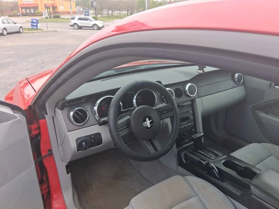 2009 Ford S197 Mustang - Image 6 of 8