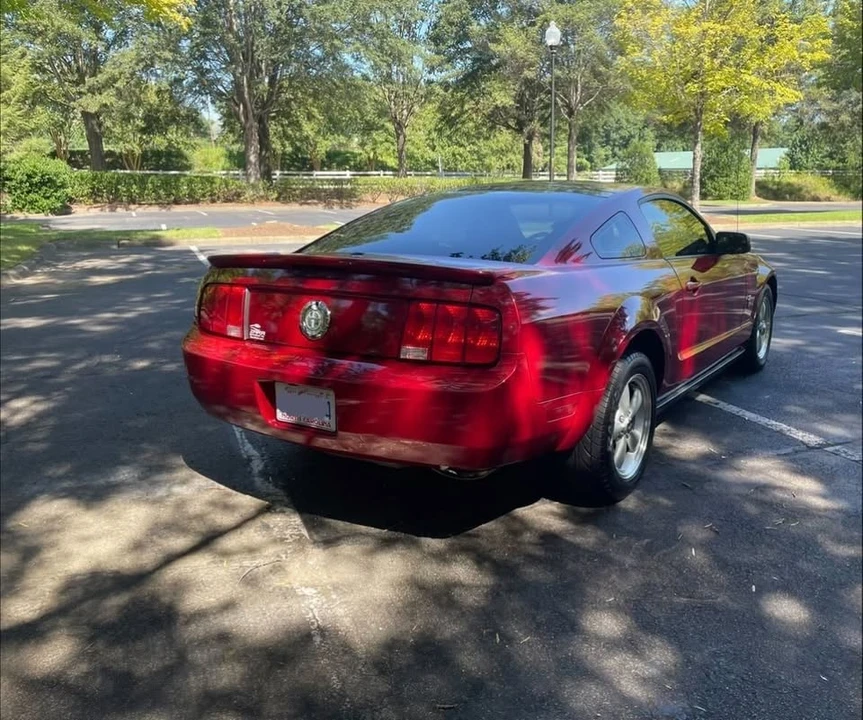 2009 Ford S197 Mustang - Image 2 of 11