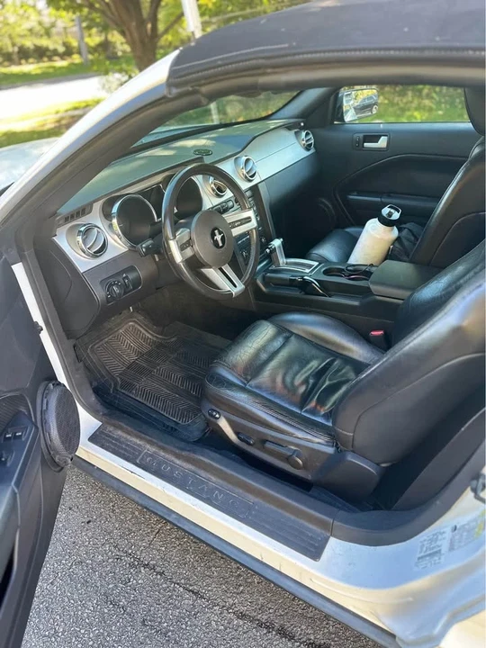 2009 Ford S197 Mustang - Image 7 of 12