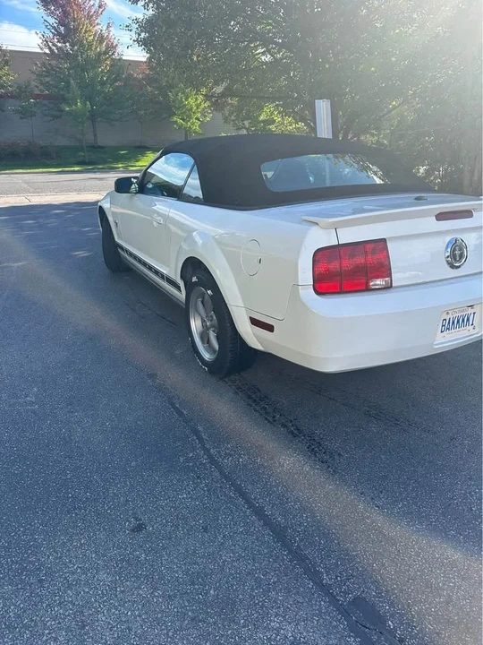 2009 Ford S197 Mustang - Image 2 of 12