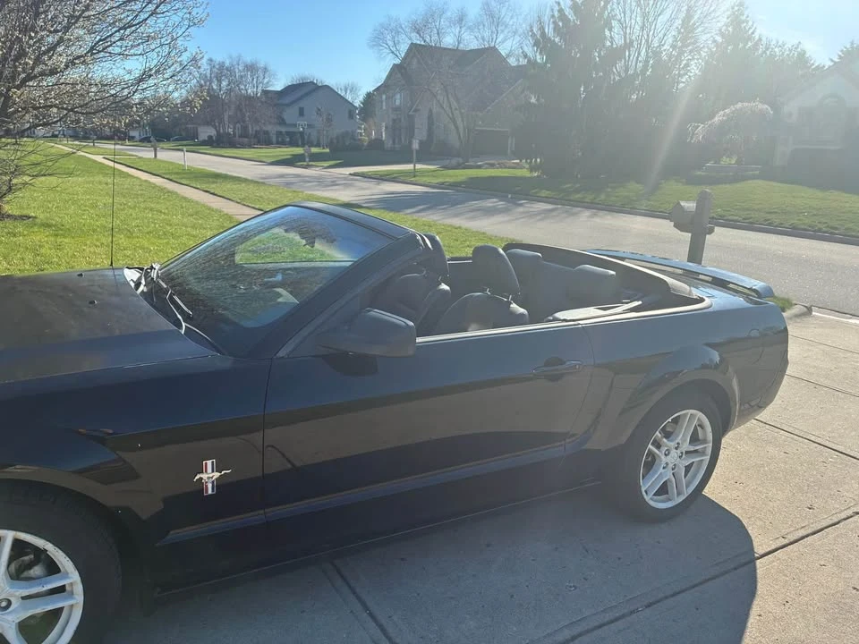 2009 Ford S197 Mustang - Image 2 of 8