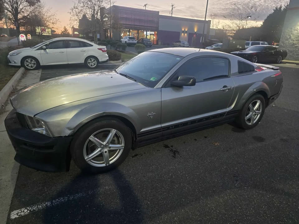 2009 Ford S197 Mustang - Image 2 of 6