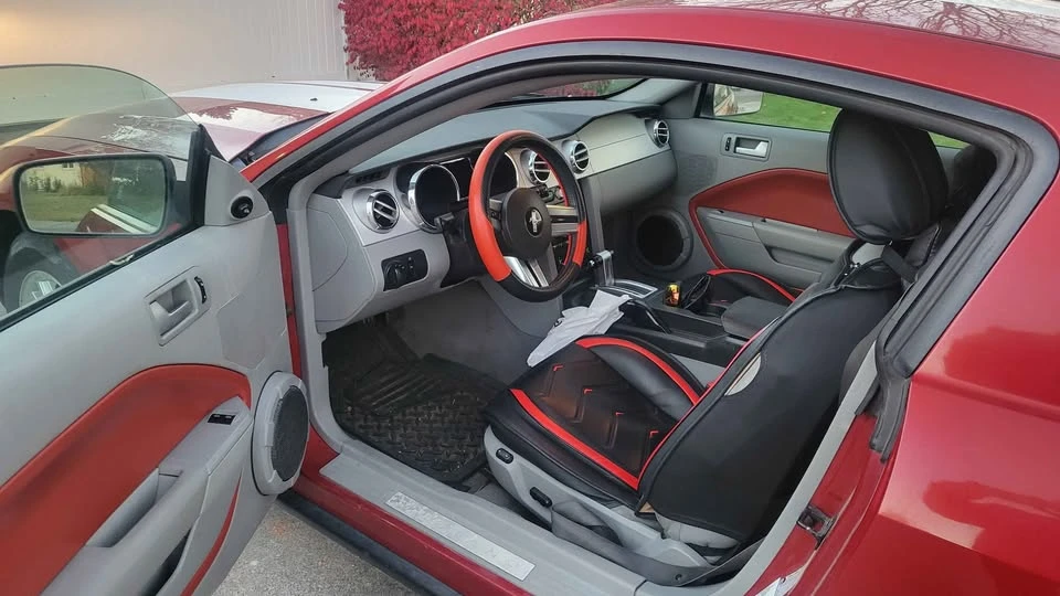 2009 Ford S197 Mustang - Image 2 of 4