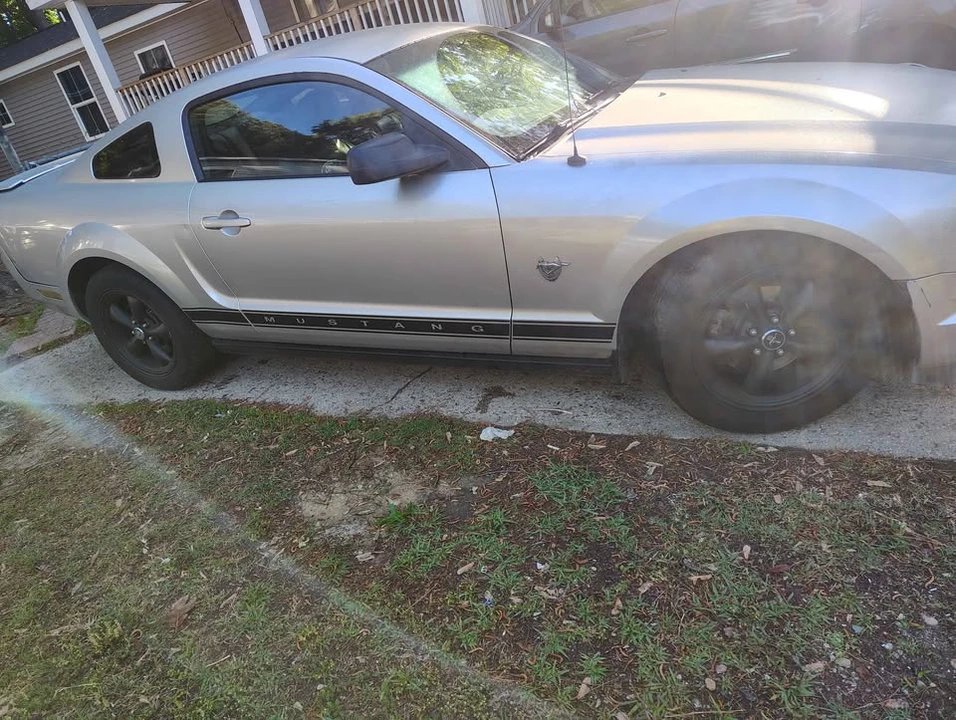 2009 Ford S197 Mustang - Image 6 of 7