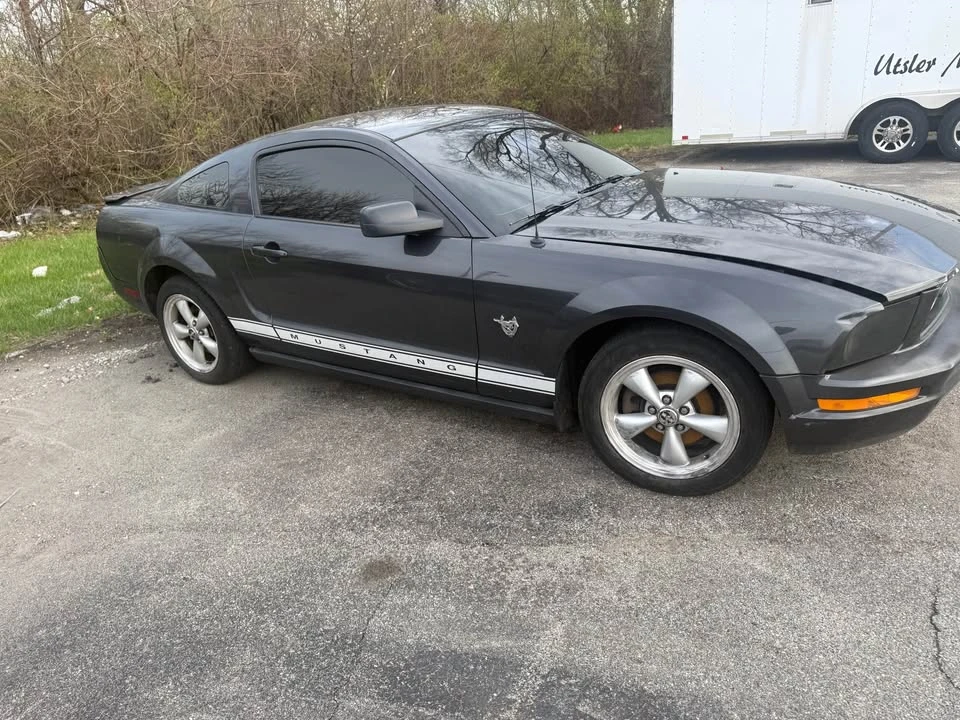 2009 Ford S197 Mustang - Image 2 of 6