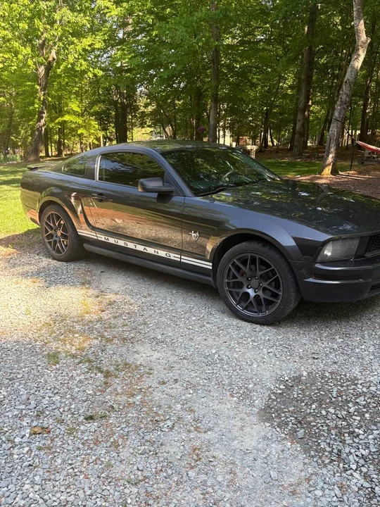 2009 Ford S197 Mustang - Image 2 of 12