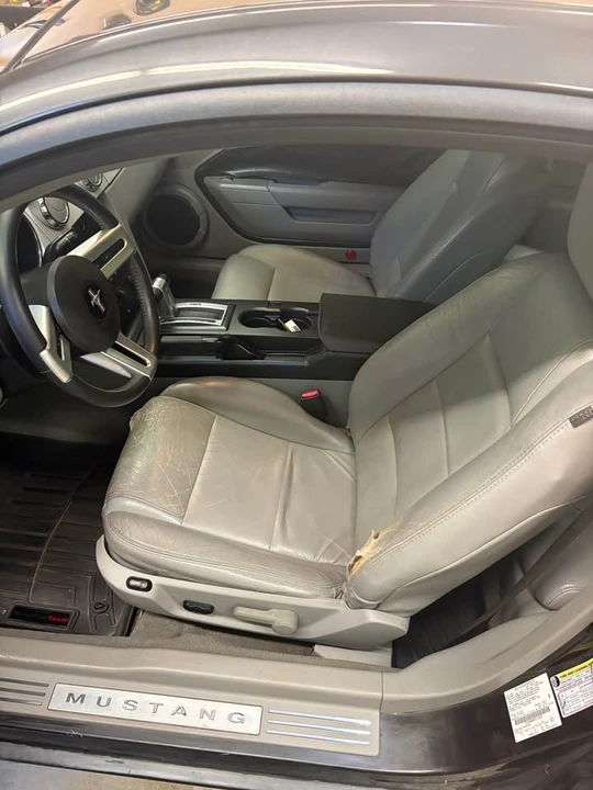 2009 Ford S197 Mustang - Image 6 of 12