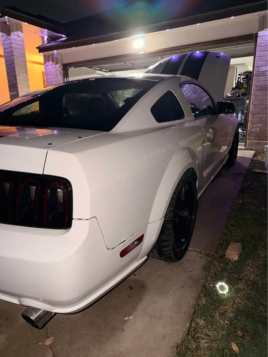 2009 Ford S197 Mustang - Image 4 of 10