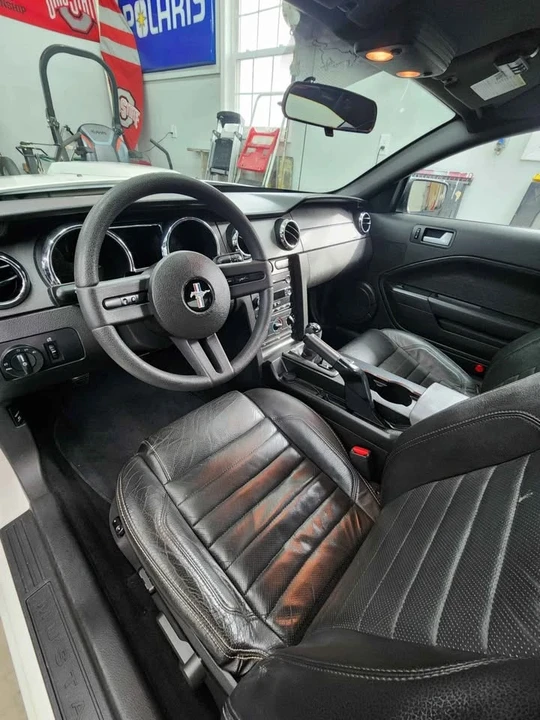 2009 Ford S197 Mustang - Image 2 of 18