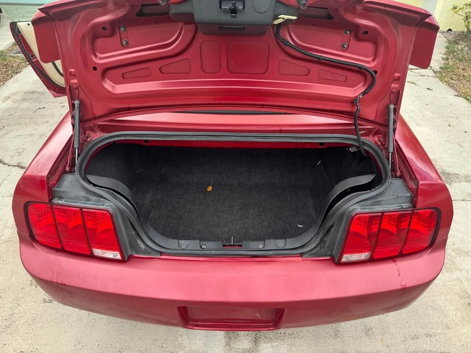 2009 Ford S197 Mustang - Image 11 of 12