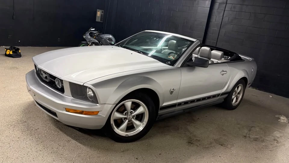 2009 Ford S197 Mustang - Image 2 of 16