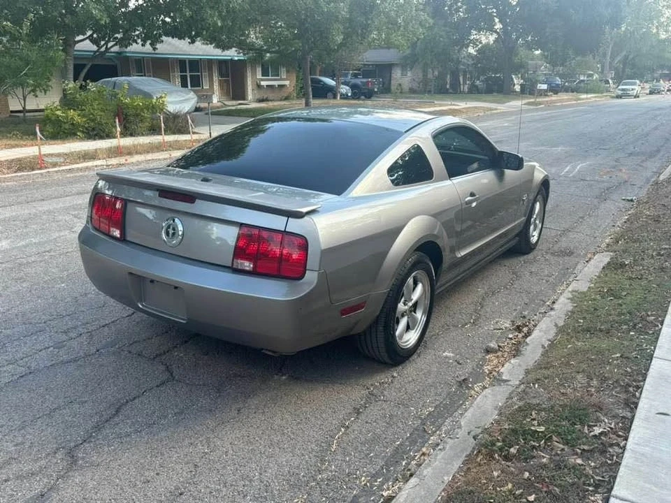 2009 Ford S197 Mustang - Image 6 of 12
