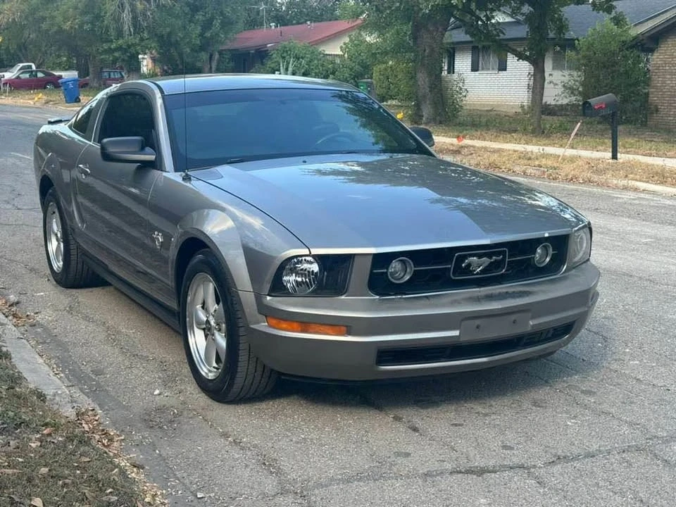 2009 Ford S197 Mustang - Image 5 of 12