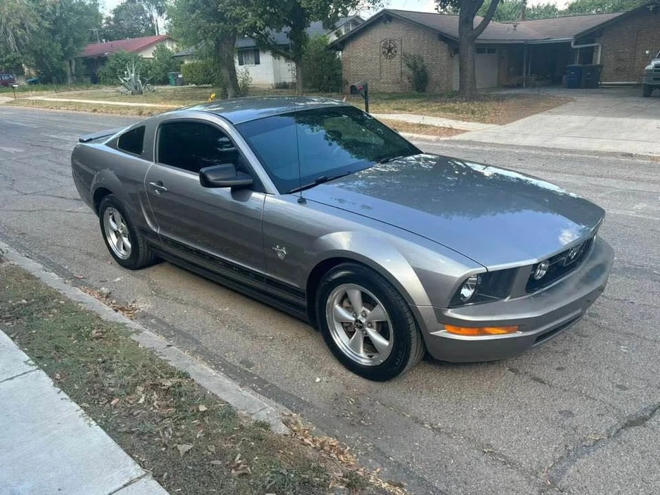 2009 Ford S197 Mustang - Image 2 of 13